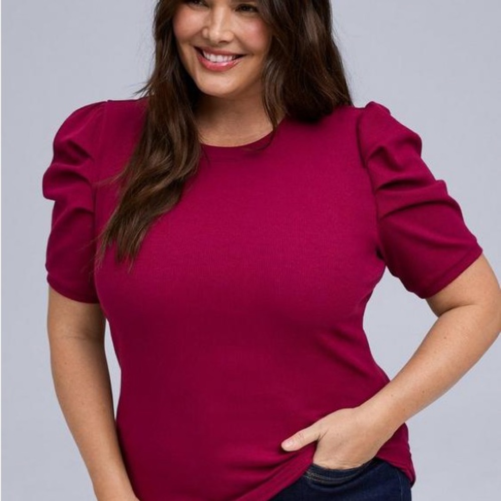 “Torrid” Belle Isle Ruched Sleeve Crew Tee NEW Size 00
